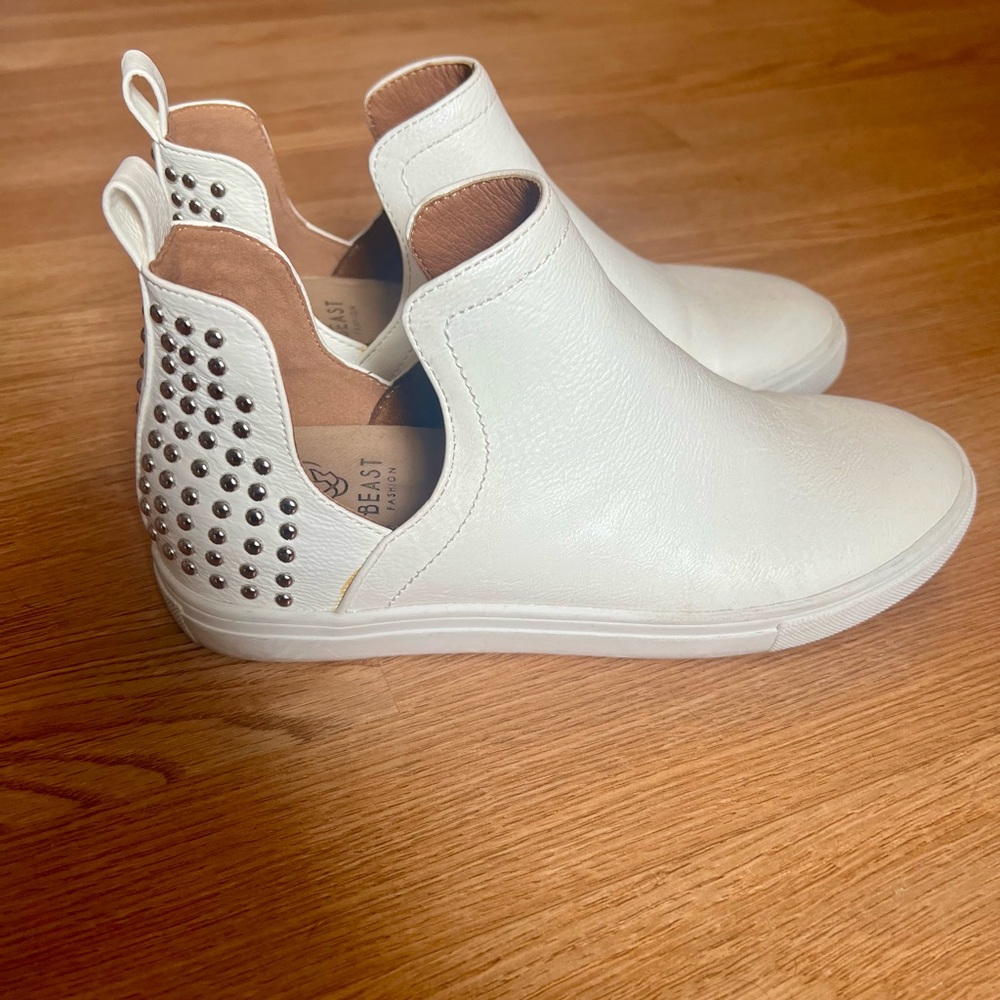BEAST FASHION White Sneakers with Perforated Design